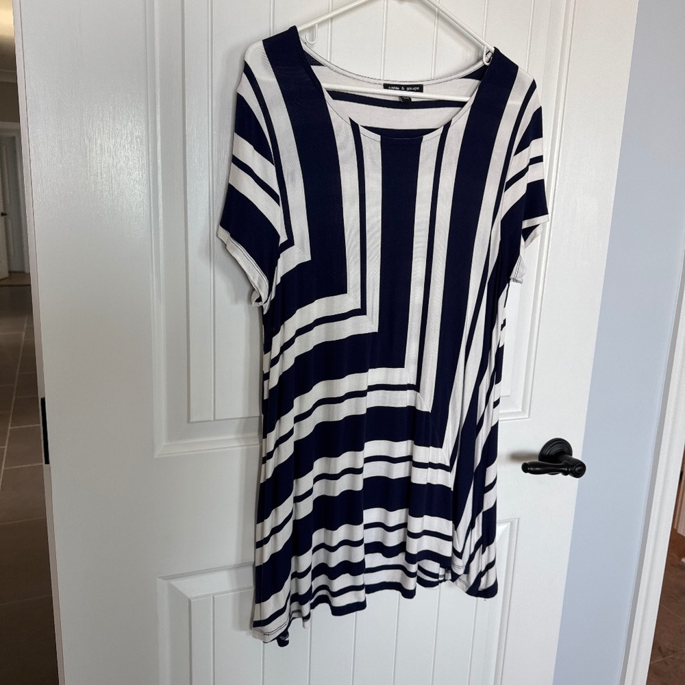Cable  & gage short sleeve top